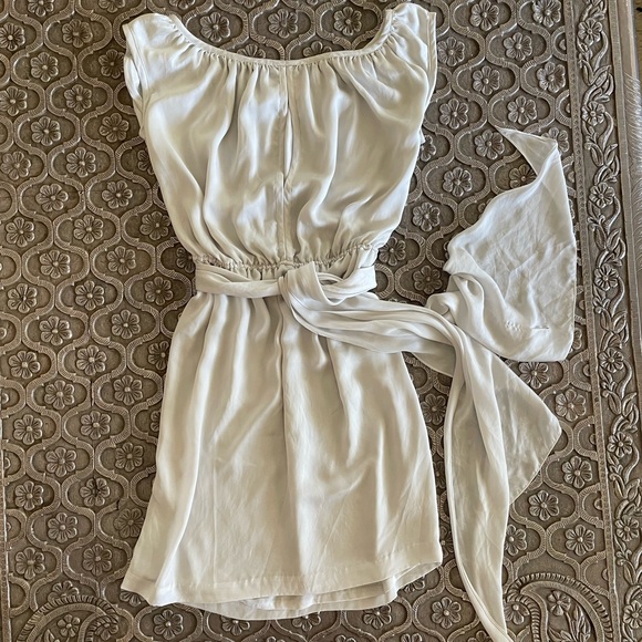 Sage color dress - Picture 3 of 5